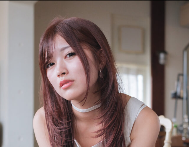ロングレイヤーで叶える大人の艶髪スタイル